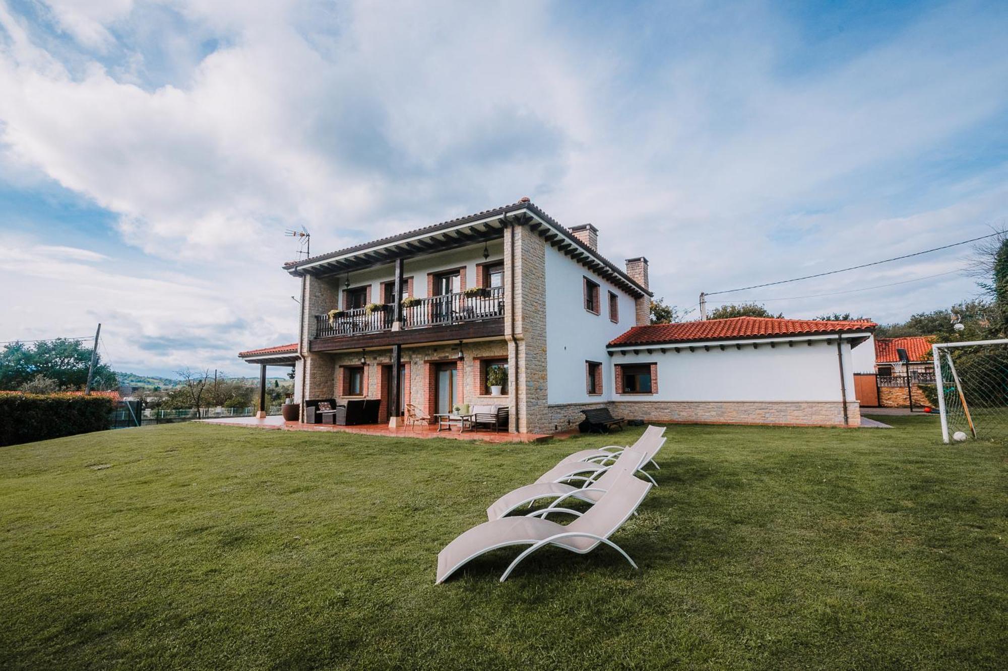 Villa Tiviti Oviedo Buitenkant foto