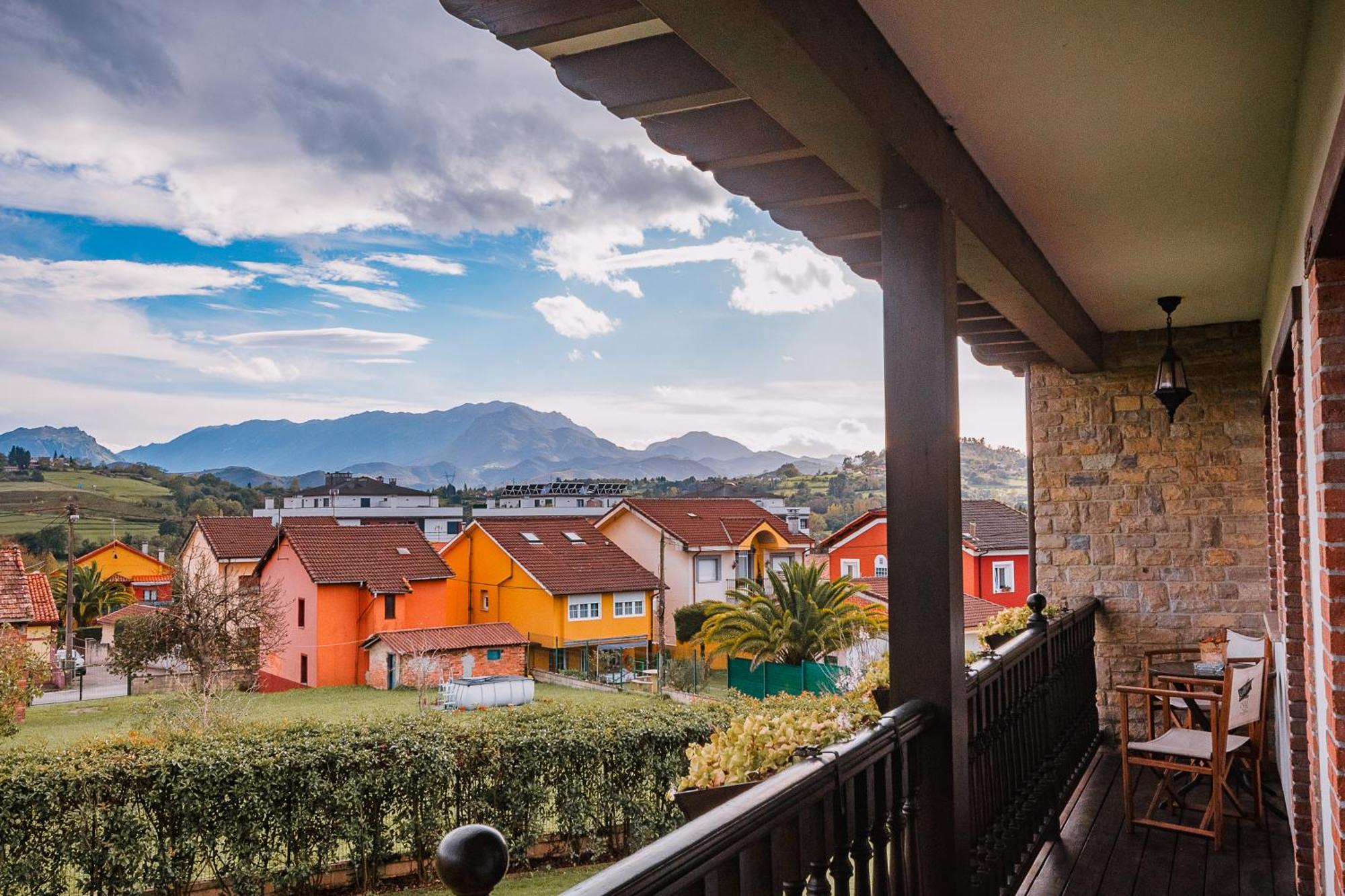 Villa Tiviti Oviedo Buitenkant foto